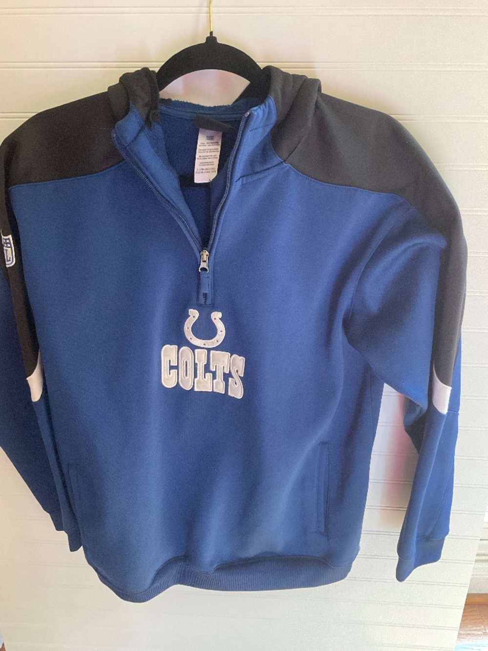 NFL Team Indianapolis Colts Youth Hoodie. Size:  Youth XL. Pre Owned